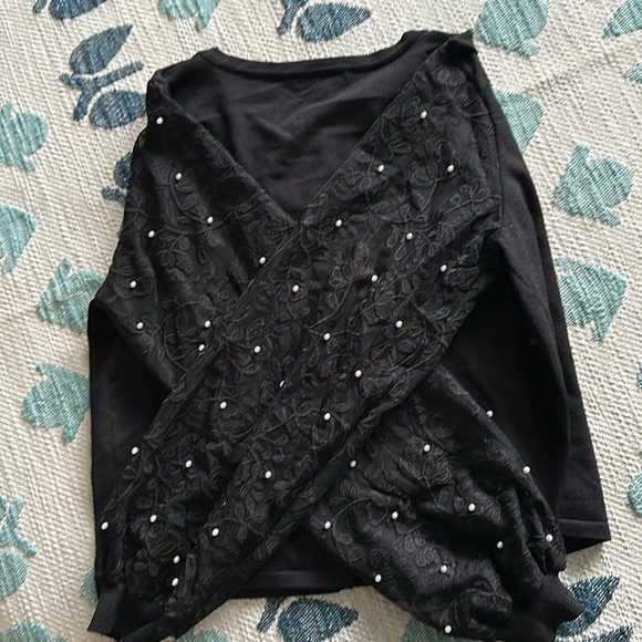 Lace and pearl cardigan - Picture 4 of 5